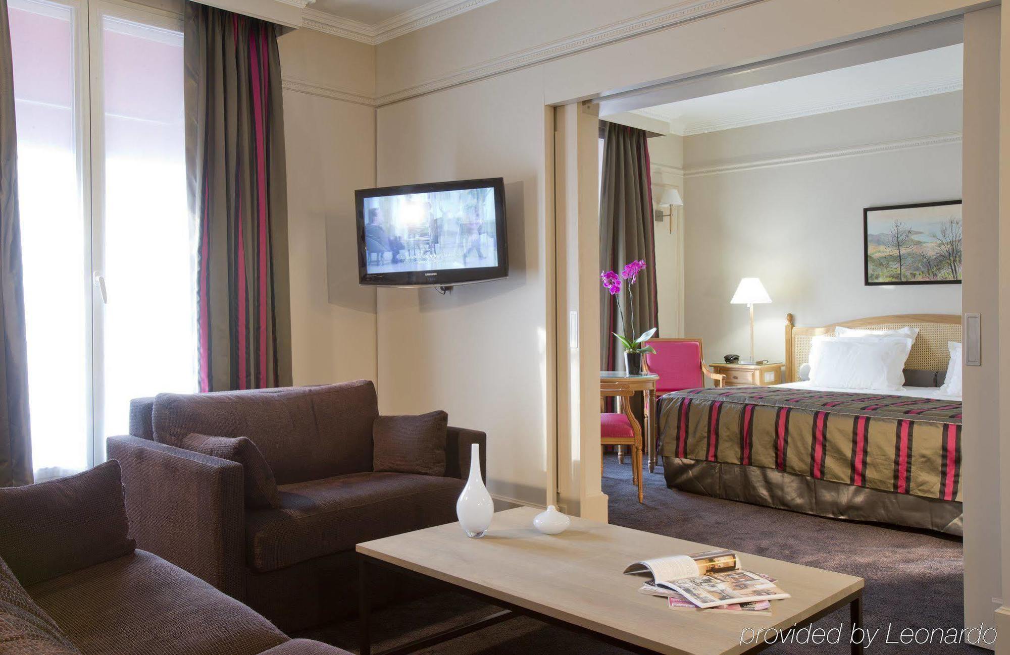 California Champs Elysees Hotel 4*