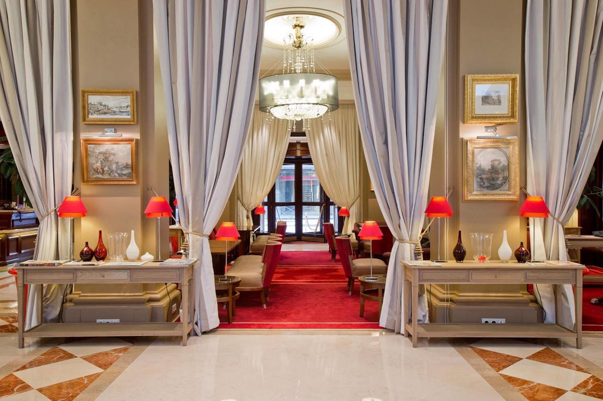 Hotel California Champs Elysees 4*