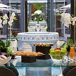 California Champs Elysees Hotel 4*