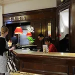 California Champs Elysees Hotel