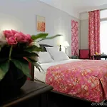 California Champs Elysees Hotel Paris