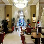California Champs Elysees Hotel
