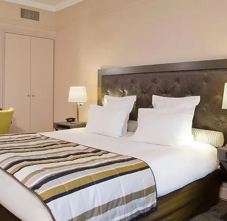 Hotel California Champs Elysees 4*