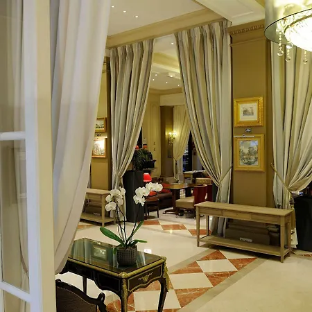 California Champs Elysees 4* Parigi