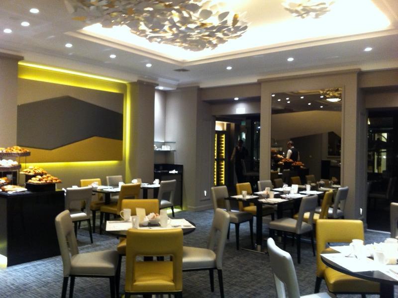 California Champs Elysees Hotel 4*