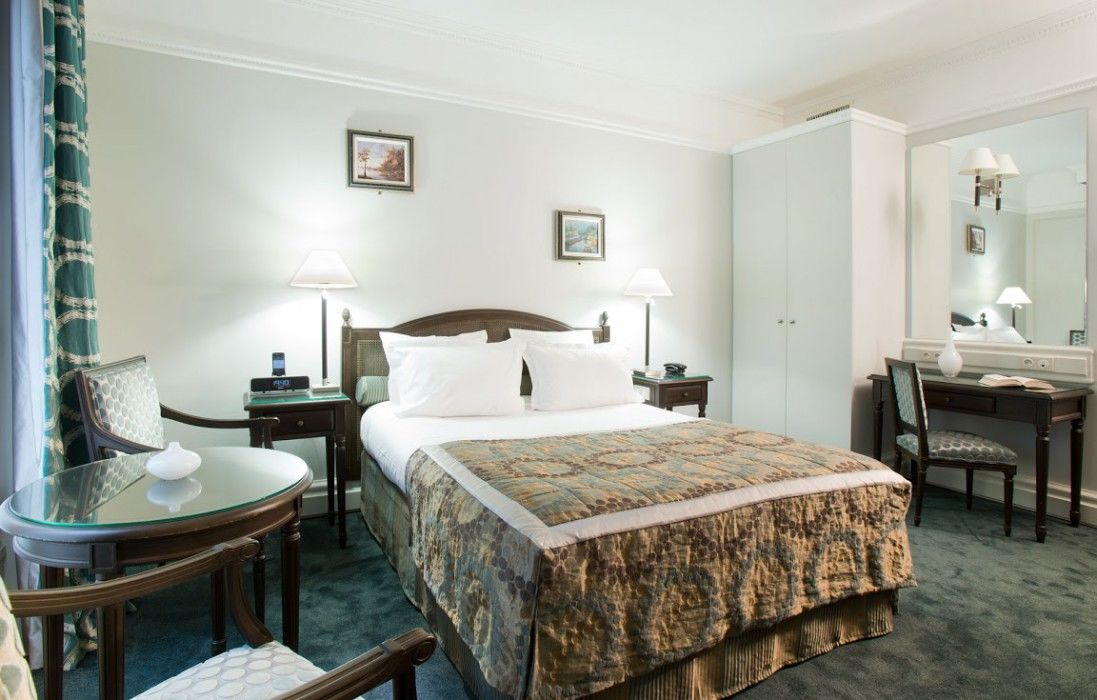 California Champs Elysees 4* Paris