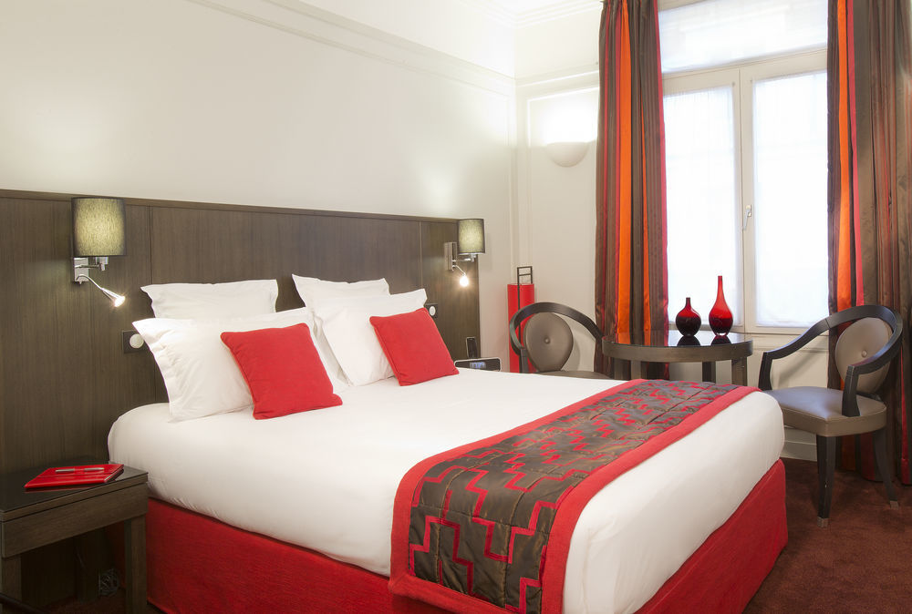 California Champs Elysees Hotel Paris