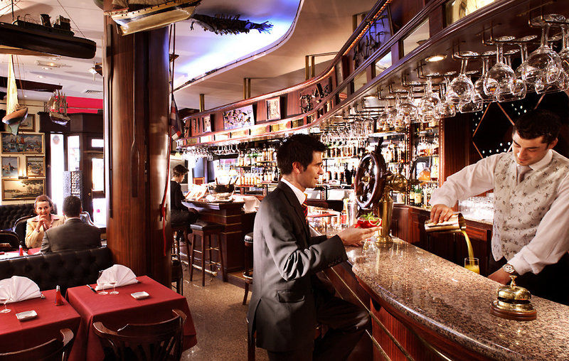 Hotel California Champs Elysees 4*