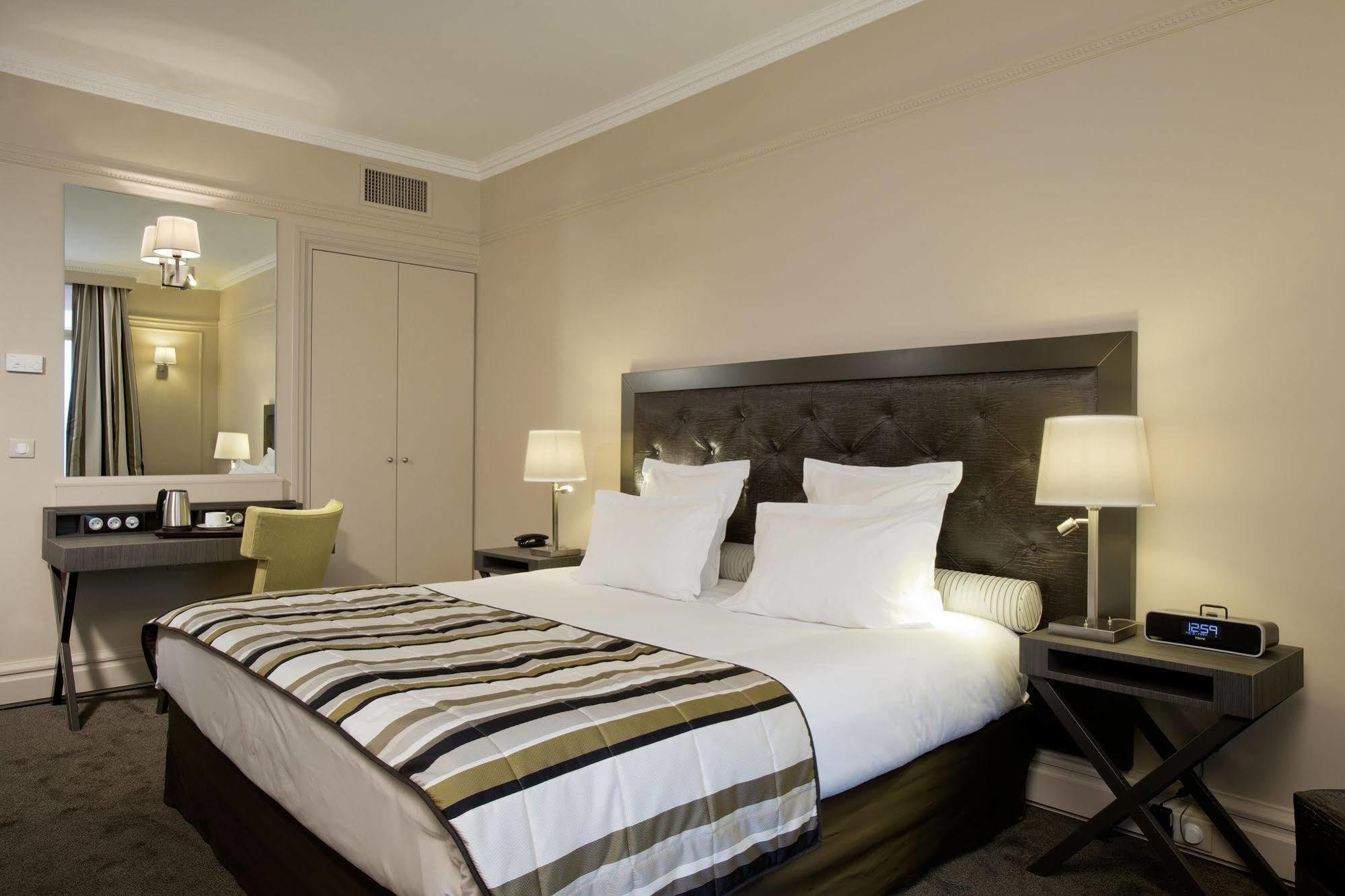 Hotel California Champs Elysees