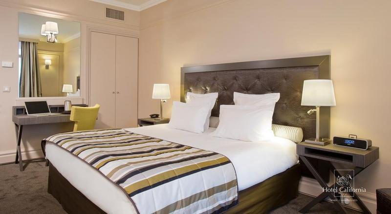 Hotel California Champs Elysees 4*