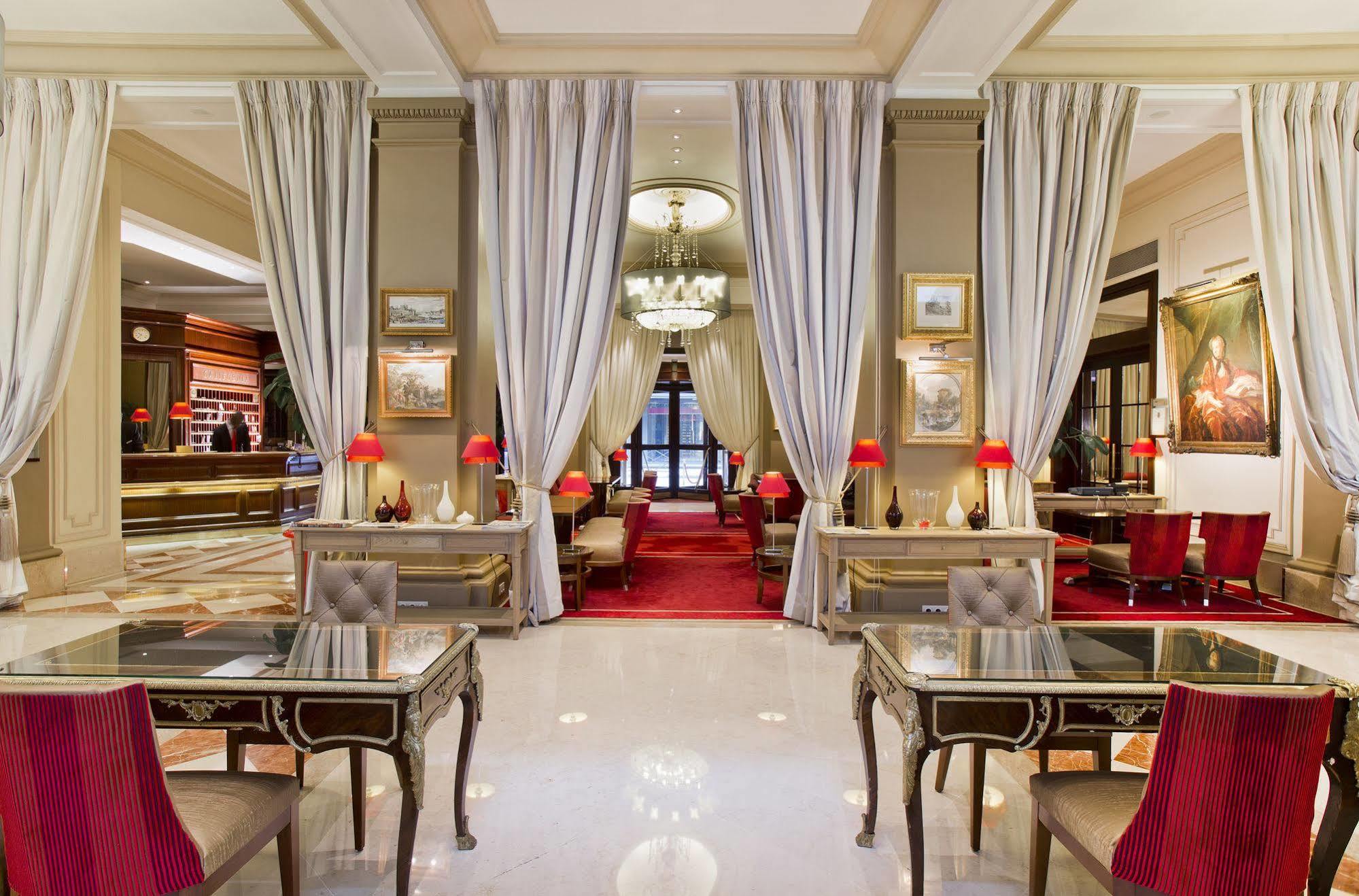 California Champs Elysees Hotel Parigi