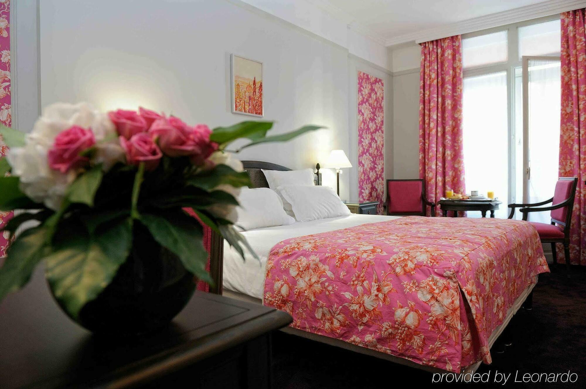 California Champs Elysees Hotel Parigi